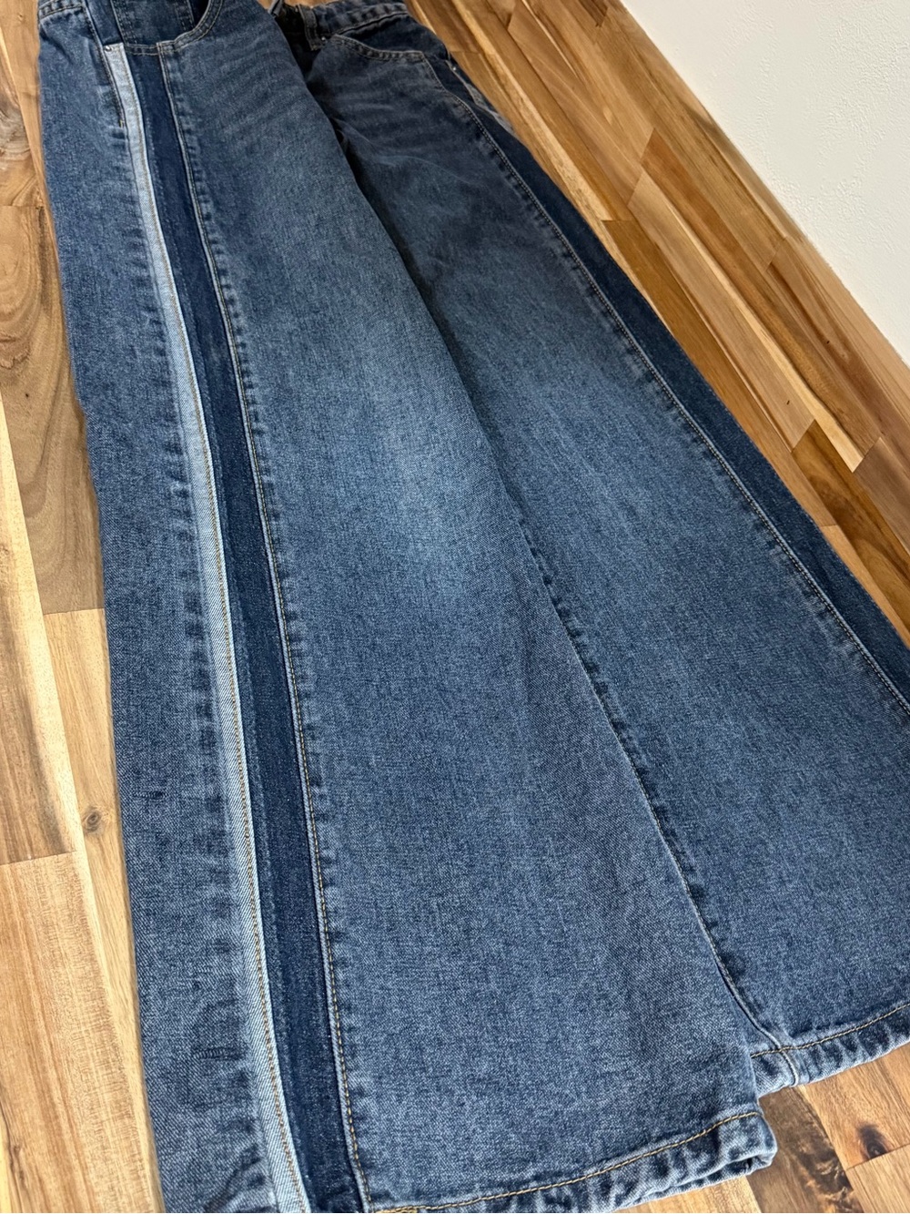 Angel Kiss Women's Two-Tone Blue Flare Jeans